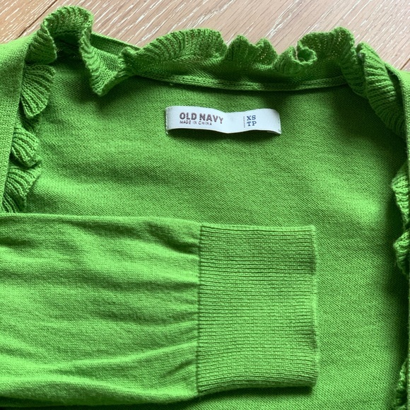 Cardigan V Neck + Ruffle Detail XS Buttons - Picture 5 of 6